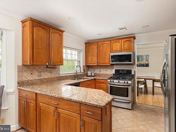 2nd image of 13113 Nestlewood Ct