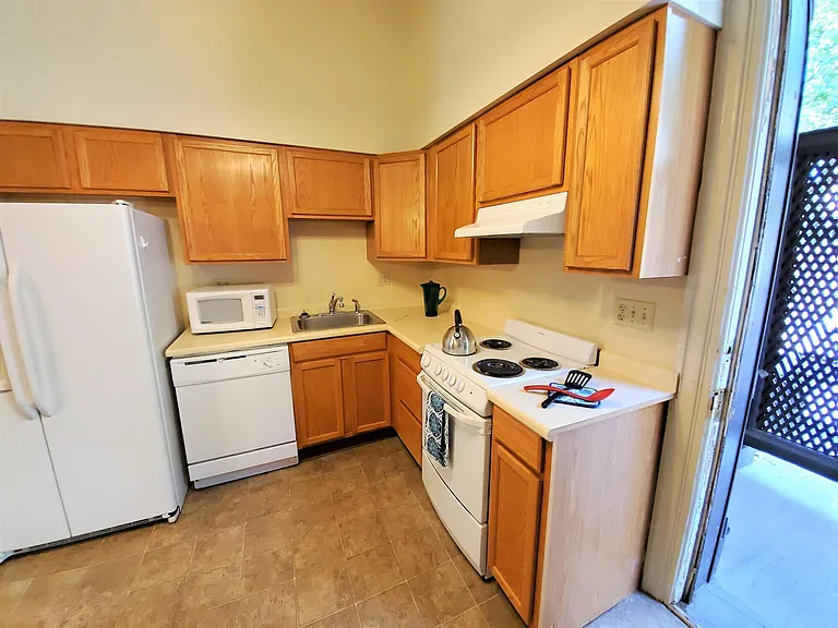 705 E Buffalo St — Photo 2