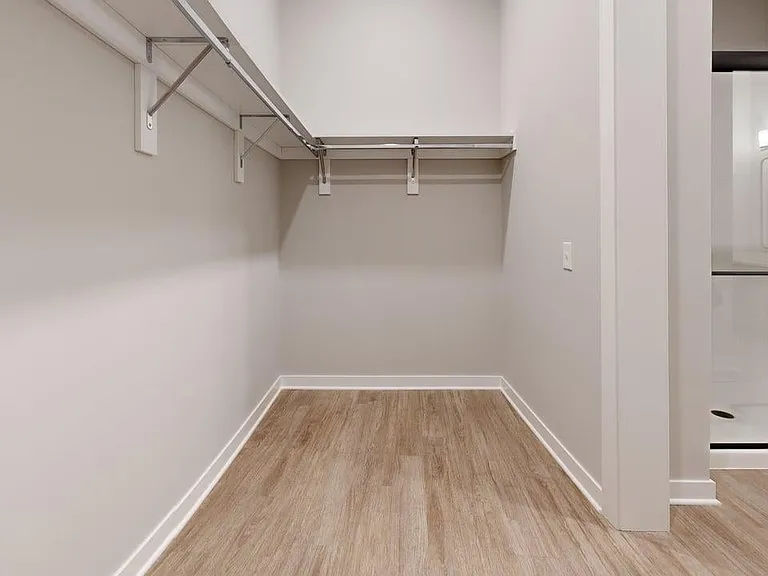 2E-Premier-West-Closet 2E-Premier-West-Closet