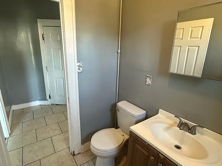 260 Hillside Ave #B — Photo 7