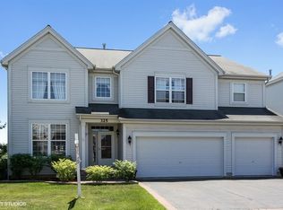 325 W Newbridge Ln, Round Lake, IL 60073