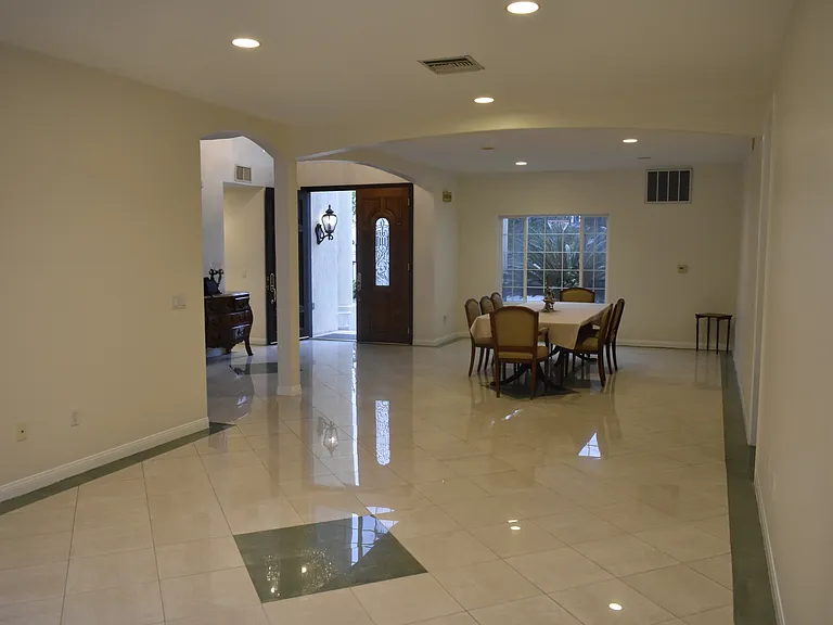4751 Haskell Ave — Photo 17