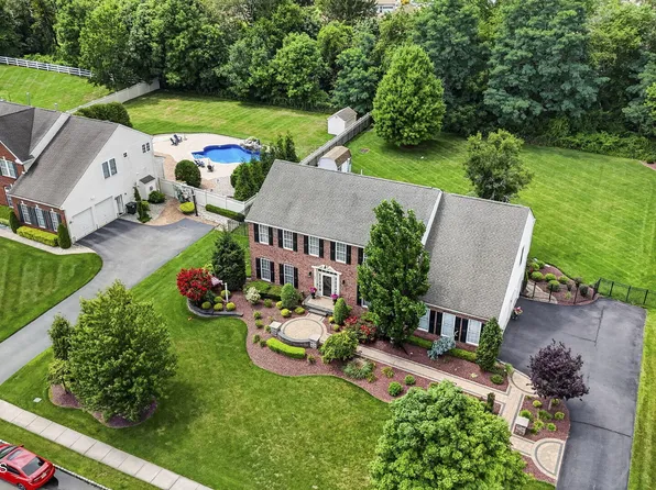 15 Nicole Court, Freehold, NJ 07728