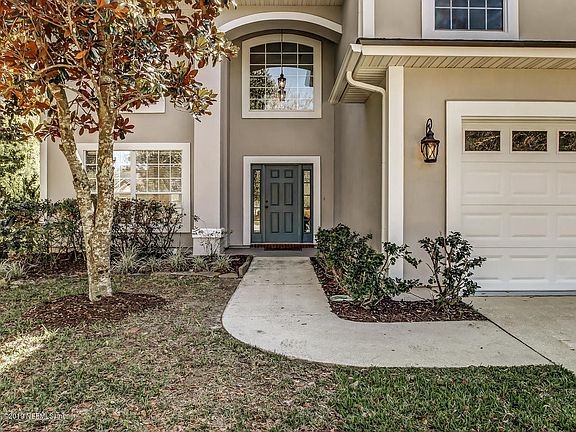 3rd image of 221 Saint Lucie Way