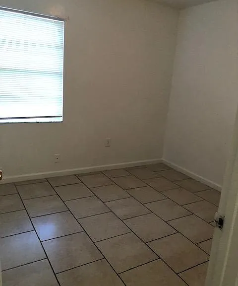 1204 E Yukon St #B — Photo 1