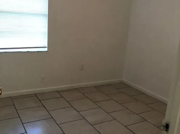 1204 E Yukon St APT B, Tampa, FL 33604