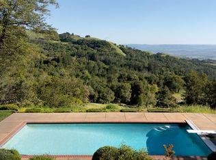 6710 Round Oak Rd, Penngrove, CA 94951