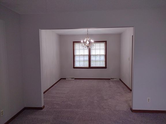 5th image of 1207 E Willow Dr