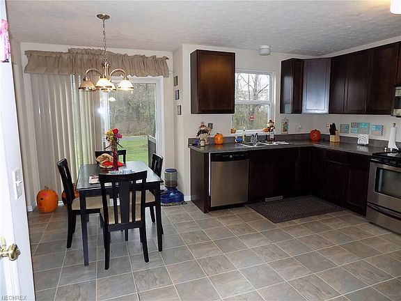 5th image of 4252 Mayfair Dr