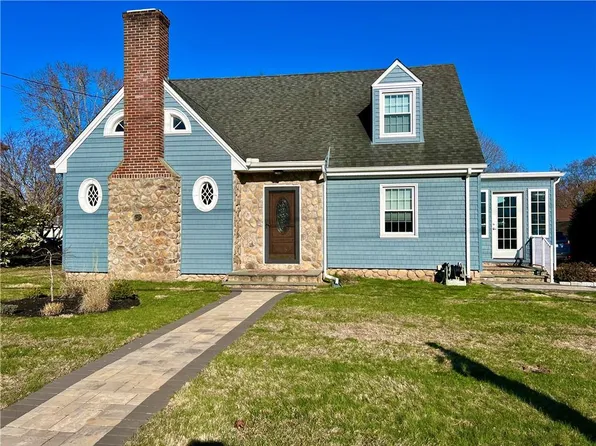 30 East Ave, Westerly, RI 02891