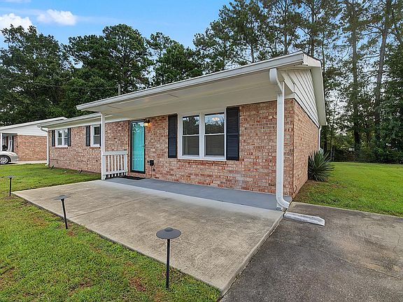 4th image of 5660 Dogwood Circle