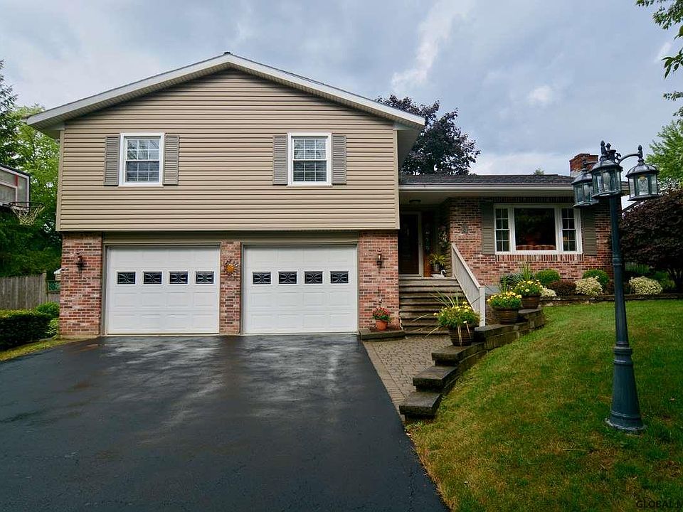 1st image of 31 Linda Ln