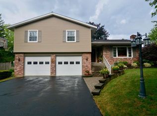 31 Linda Ln, Waterford, NY 12188