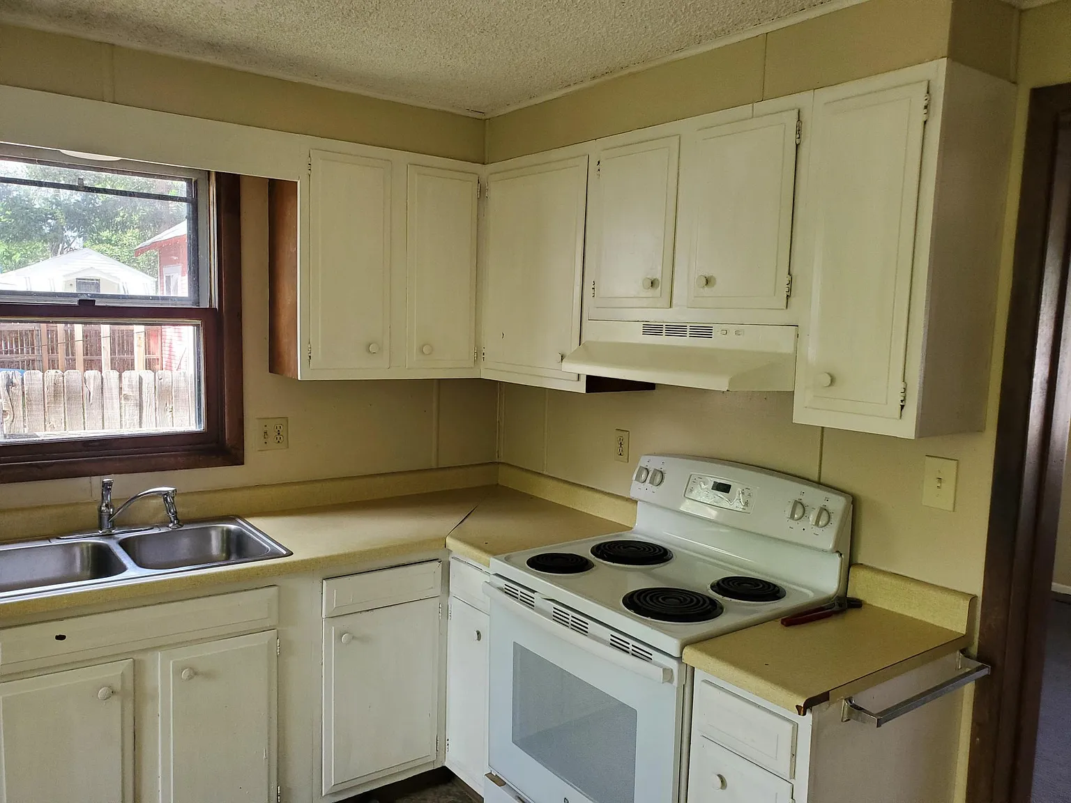 2 bed, 720 sqft, $1,375 — Photo 3