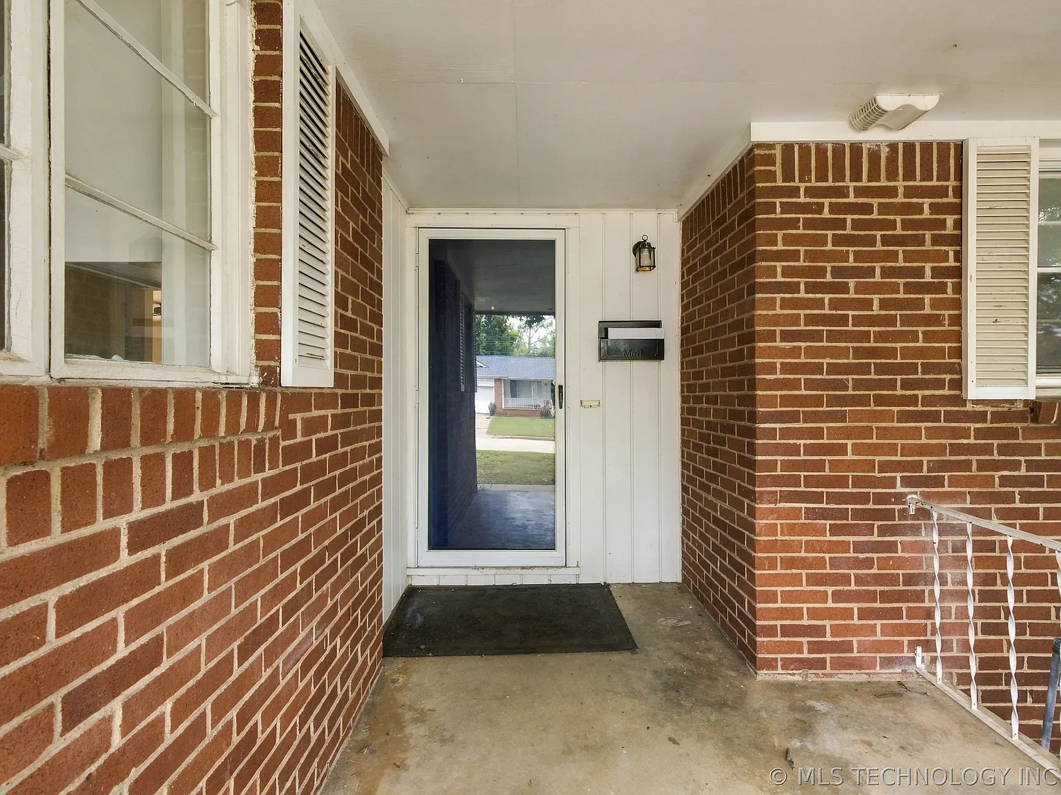 3 bed, 1.5 bath, 1227 sqft, $1,650 — Photo 4