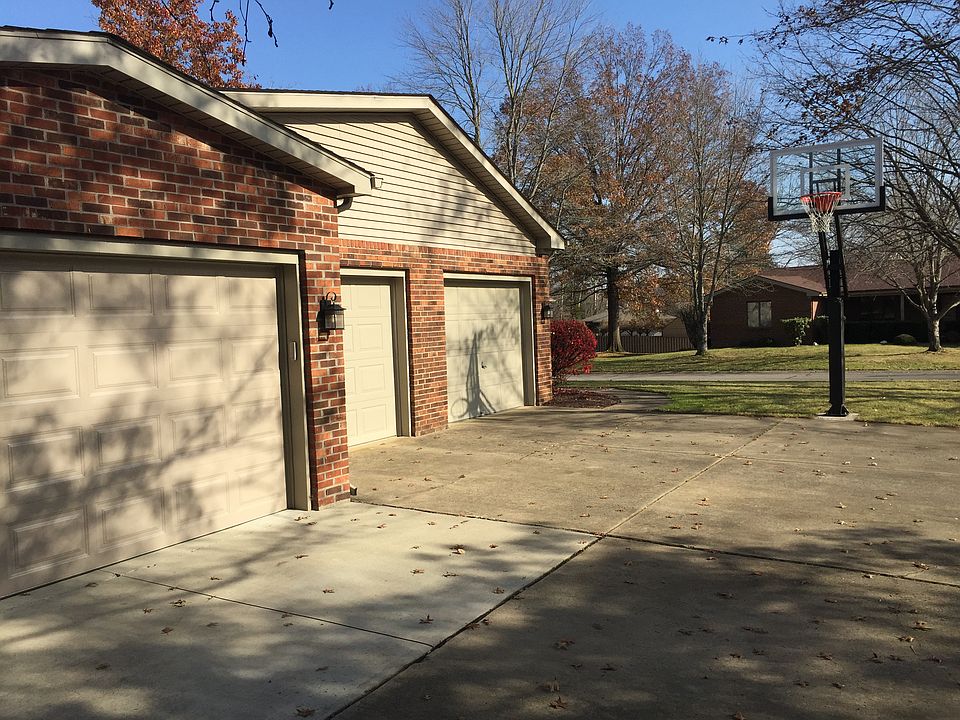 2nd image of 682 Ridgeview Ln