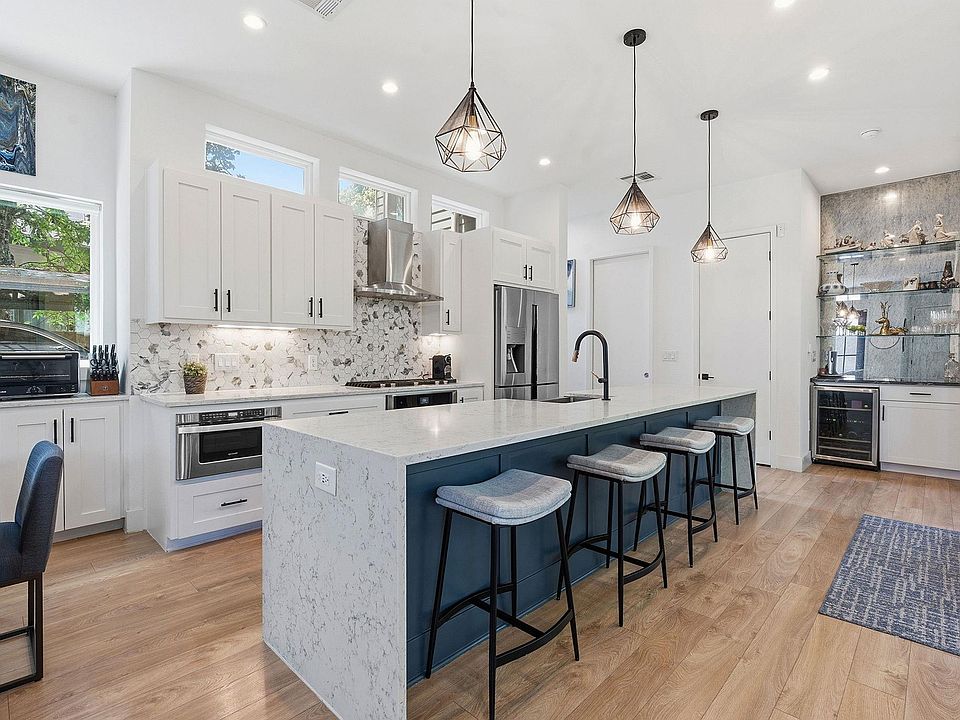 1st image of 2806 W 44th St #B