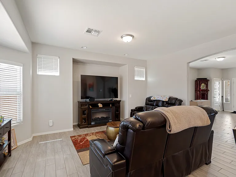 4215 Tinker Dr — Photo 7
