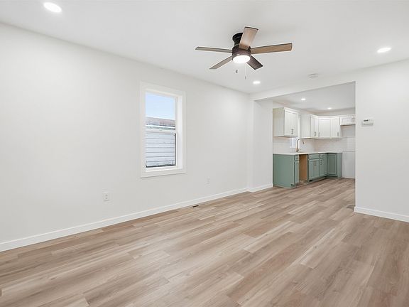 4th image of 310 W James St