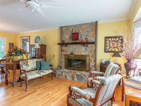 3rd image of 1857 Cedar Cliff Dr SE