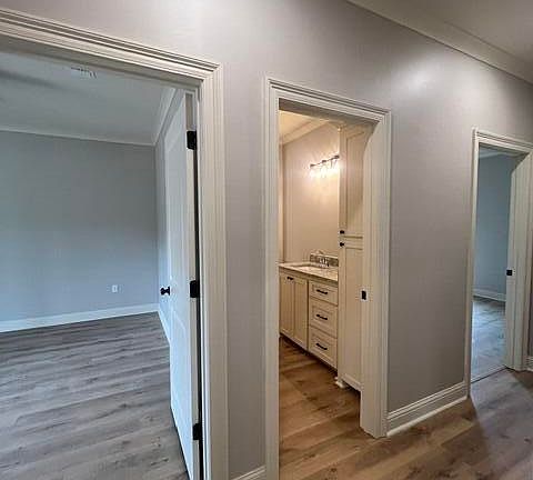 5th image of 95 Joan Dr