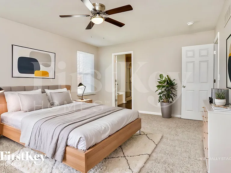 1097 Prince Albert Ct — Photo 12