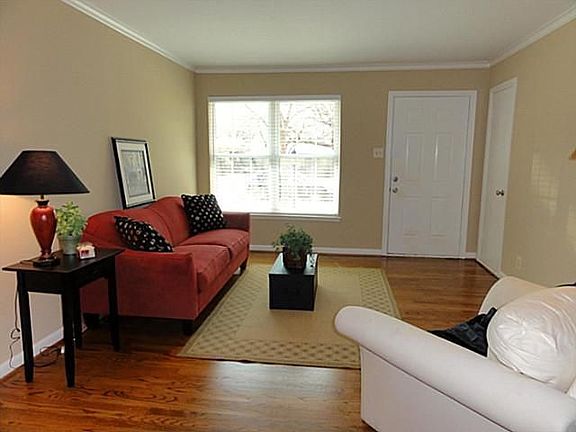 3rd image of 4051 Beechwood Ln
