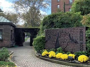 98 Pearsall Drive #1C, Mount Vernon, NY 10552