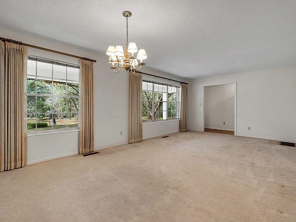 5th image of 1465 Groveland Hills Dr