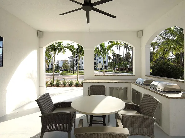 Azola West Palm Beach — Photo 11