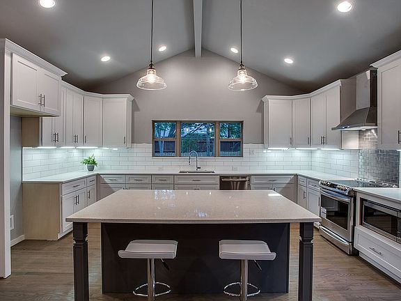 3rd image of 9606 Losa Dr
