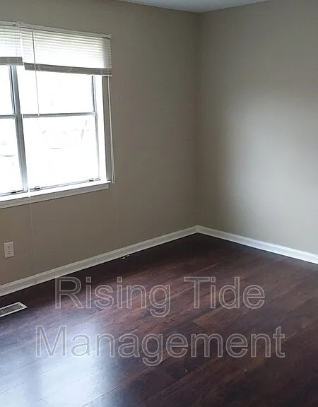 422 Buckingham Cir — Photo 9