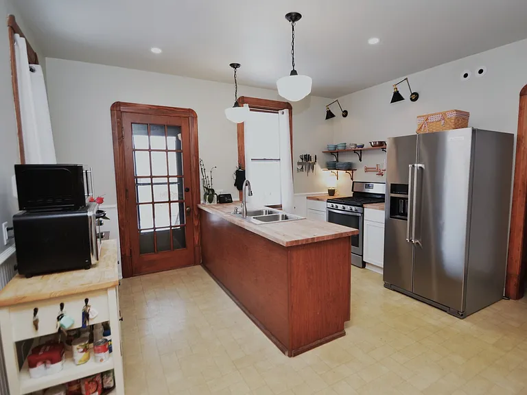 2626 Union St — Photo 14