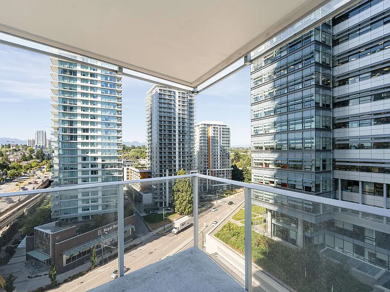 488 SW Marine Dr #1107 — Photo 13