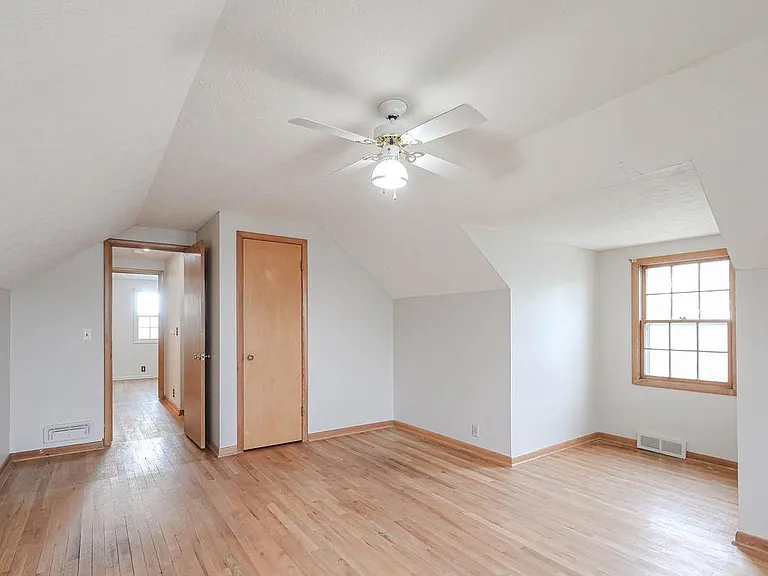 8209 Hillside Dr — Photo 27