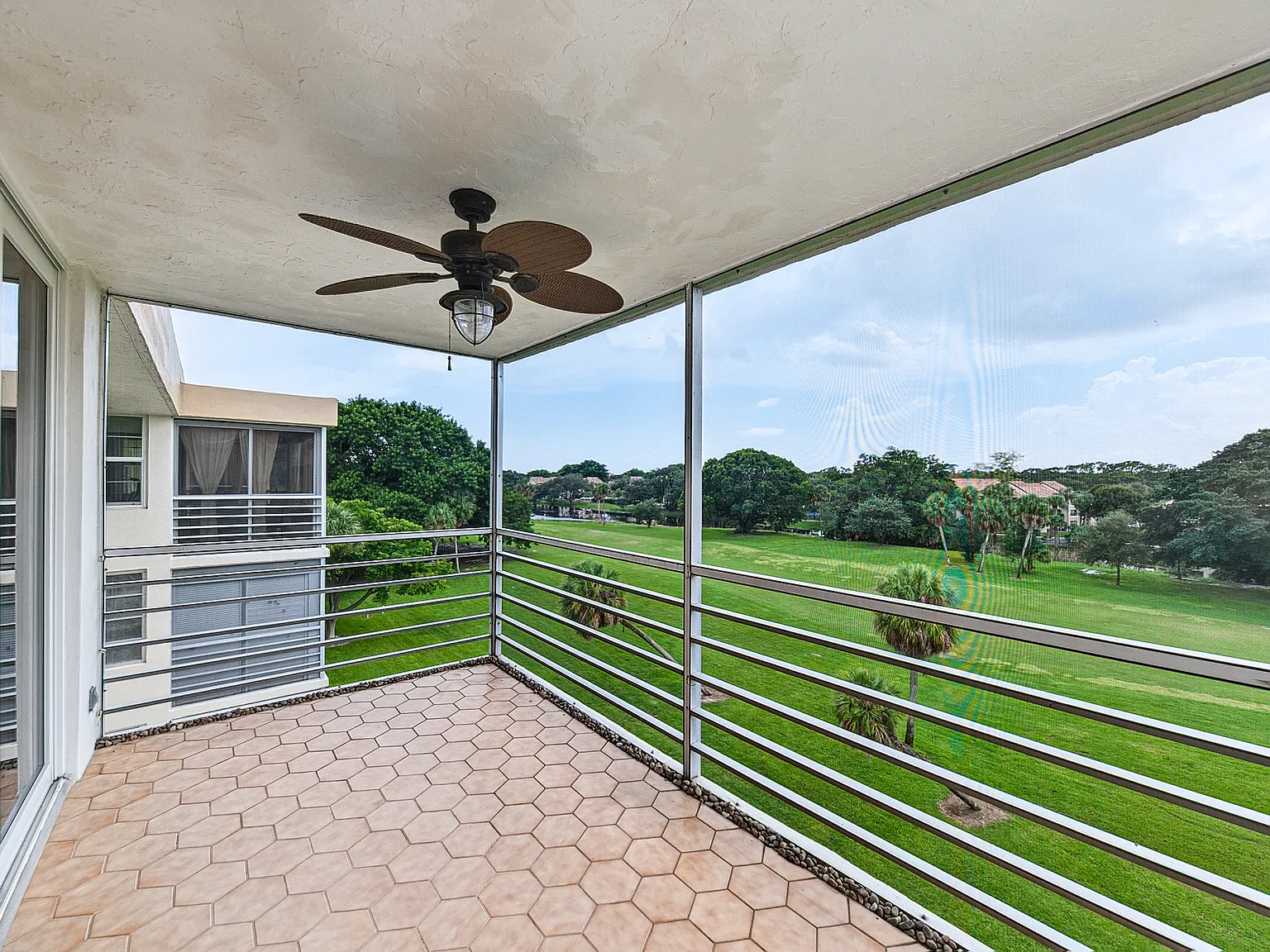 2 bed, 1260 sqft, $2,200 — Photo 2
