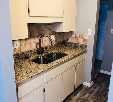 3rd image of 1500 W Bay Dr APT 219