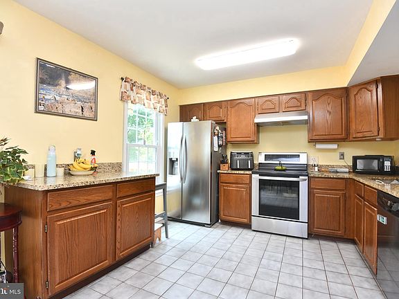 3rd image of 14014 Betsy Ross Ln