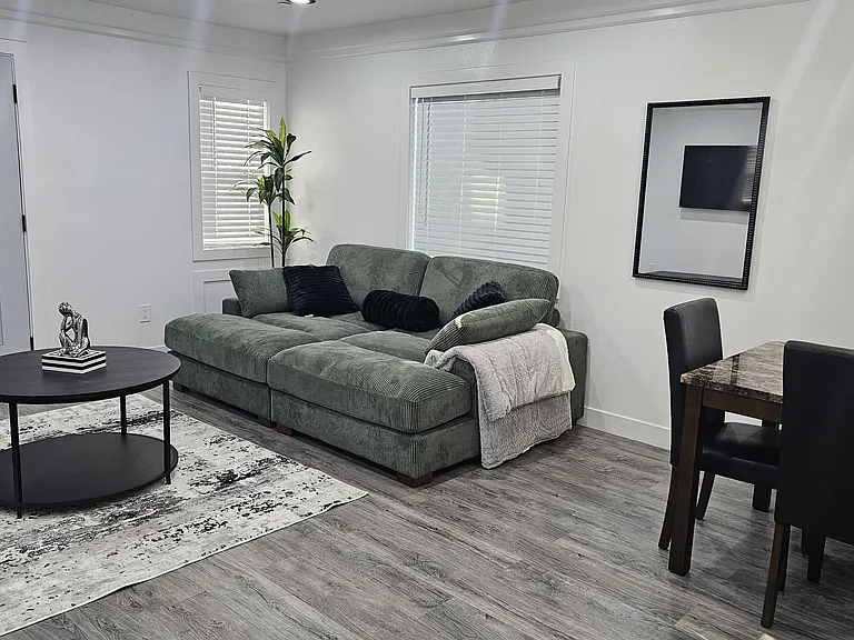 9412 Wilmington Ave — Photo 1