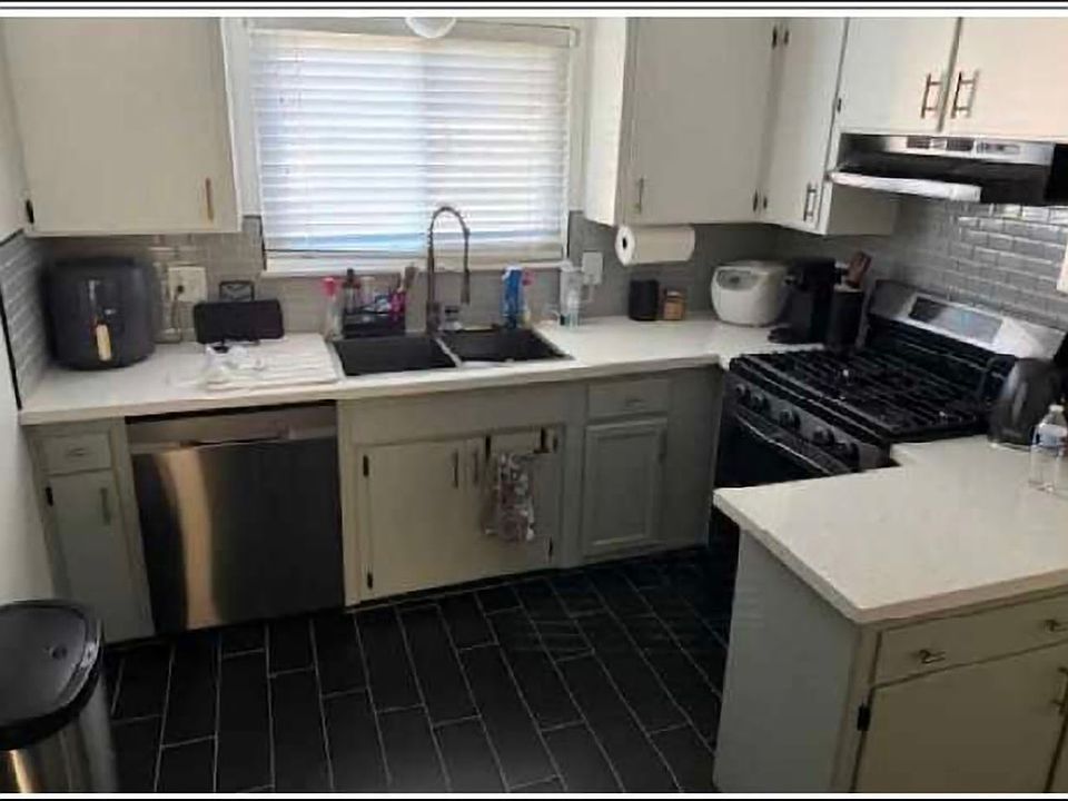 1st image of 670 E Dovewood Ln