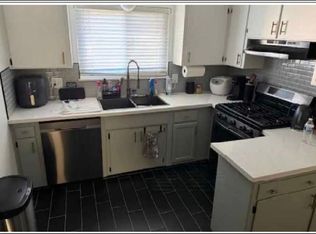 670 E Dovewood Ln, Fresno, CA 93710