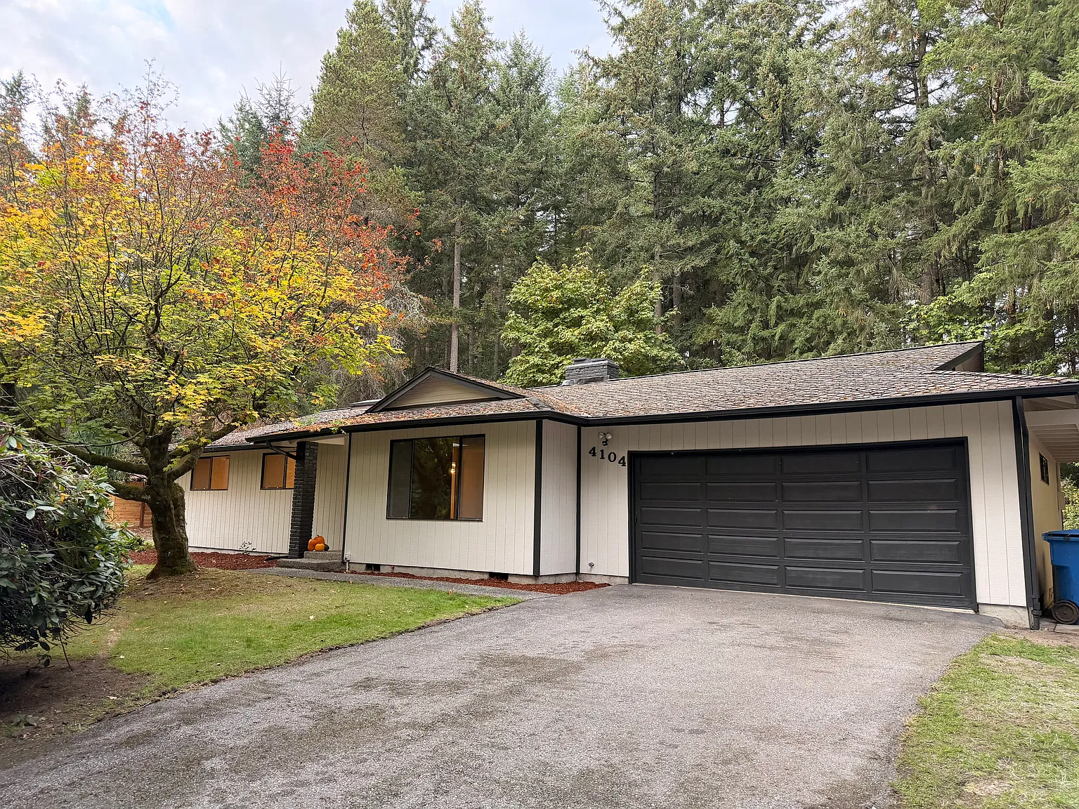 3 bed, 1500 sqft, $3,099 — Photo 3