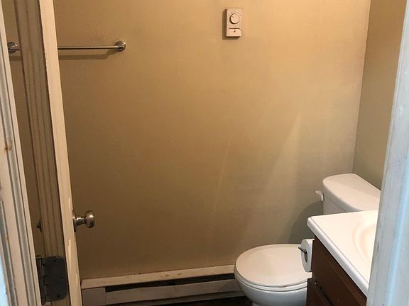 2nd image of 1101 W 1st St APT 2