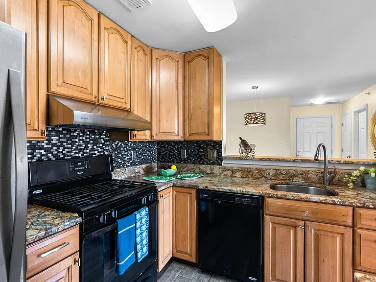 13304 Kilmarnock Way #A — Photo 28