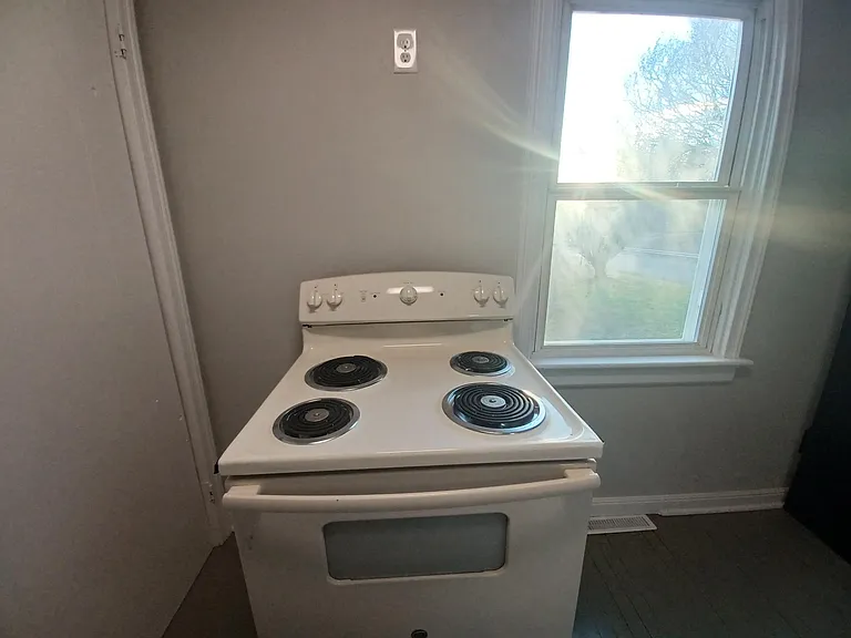 4718 Lindlaw Ave — Photo 8