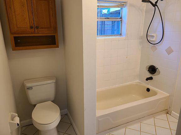 5th image of 1345 Lake Dr #A