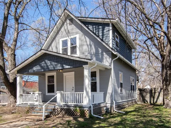 319 E 4th St, Ottawa, KS 66067