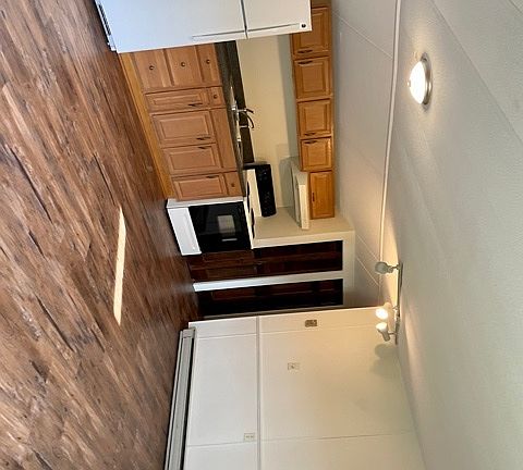 3rd image of 28 Baldwin Dr