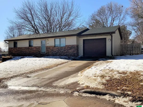 520 Titan Ct, Hinton, IA 51024
