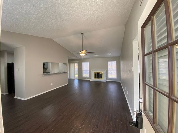 5th image of 3911 Glengate Dr